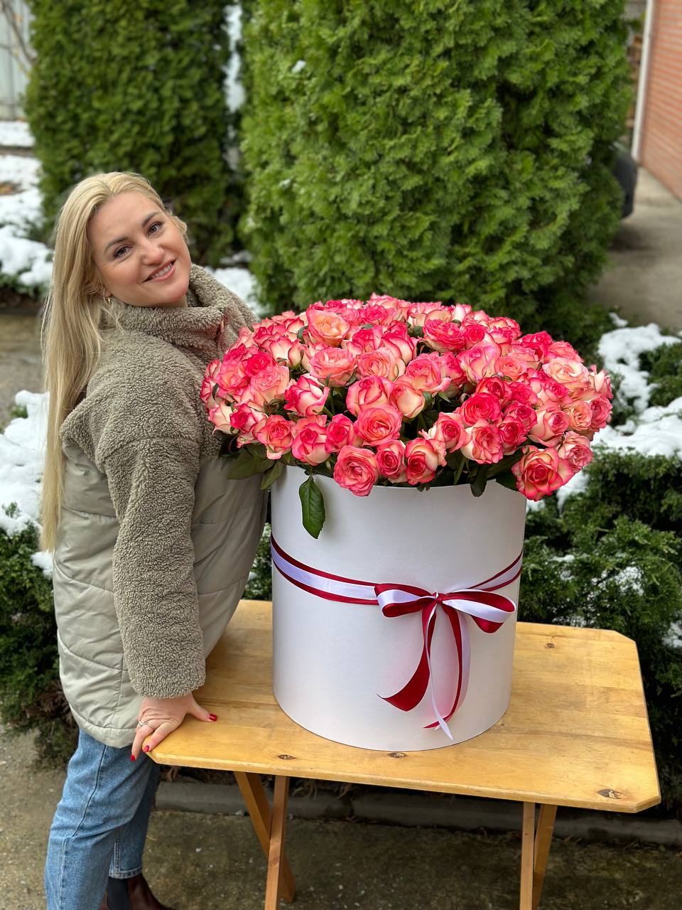 Hutbox 101 Rosen (Sorte Jumilia)