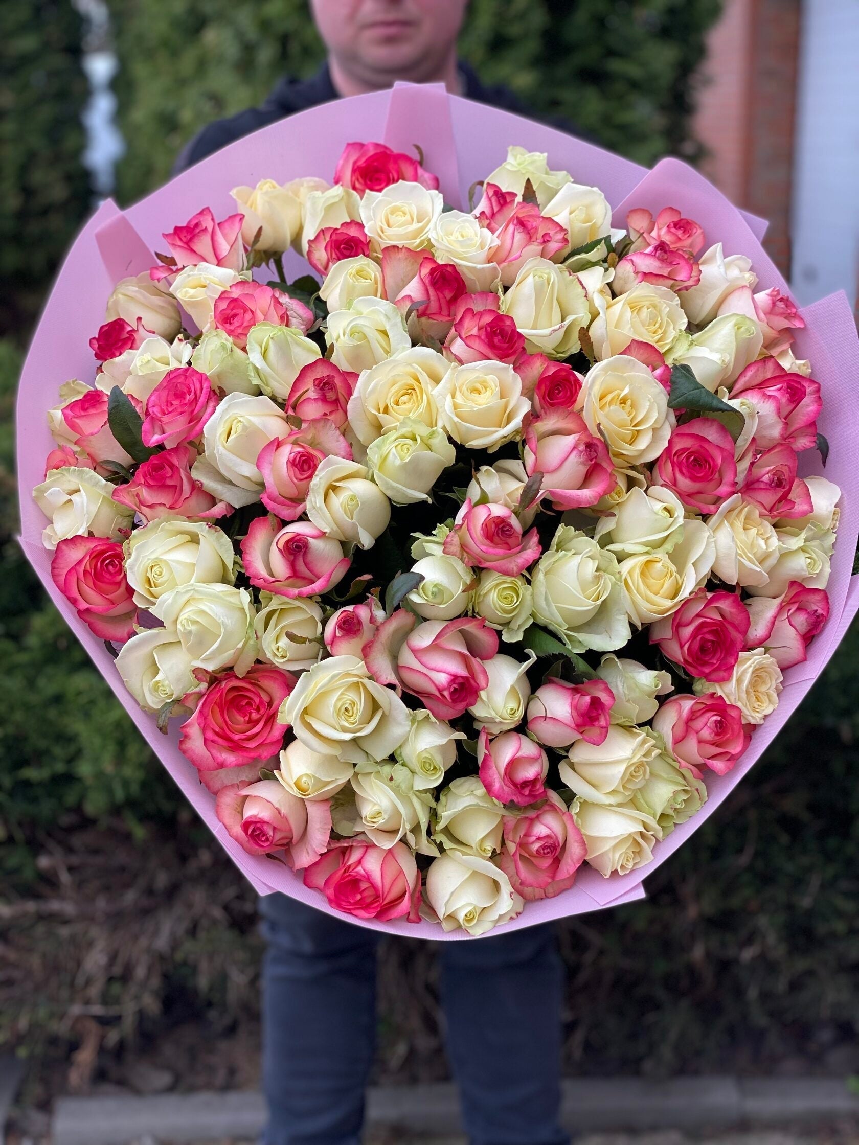 101 Rosen Jumilia und Avalanche