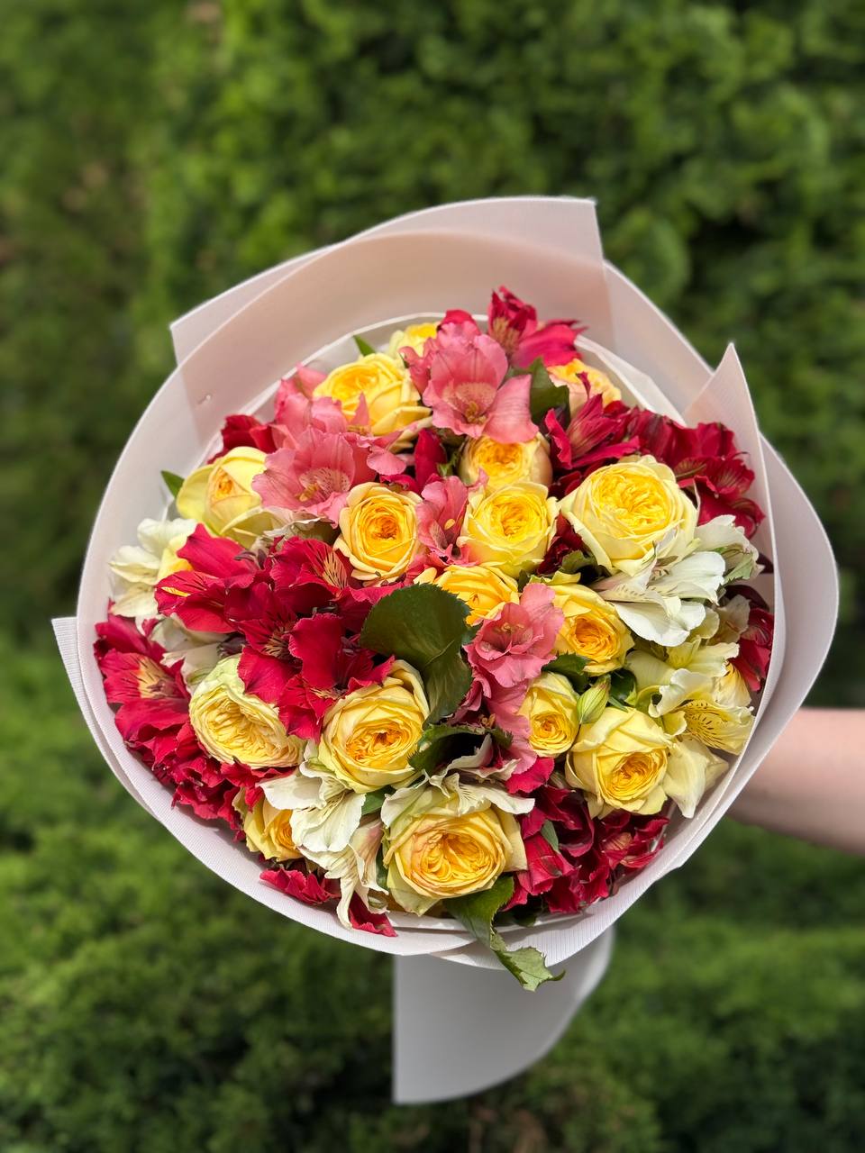 Bouquet 39 Pfingstrosen & Alstroemeria