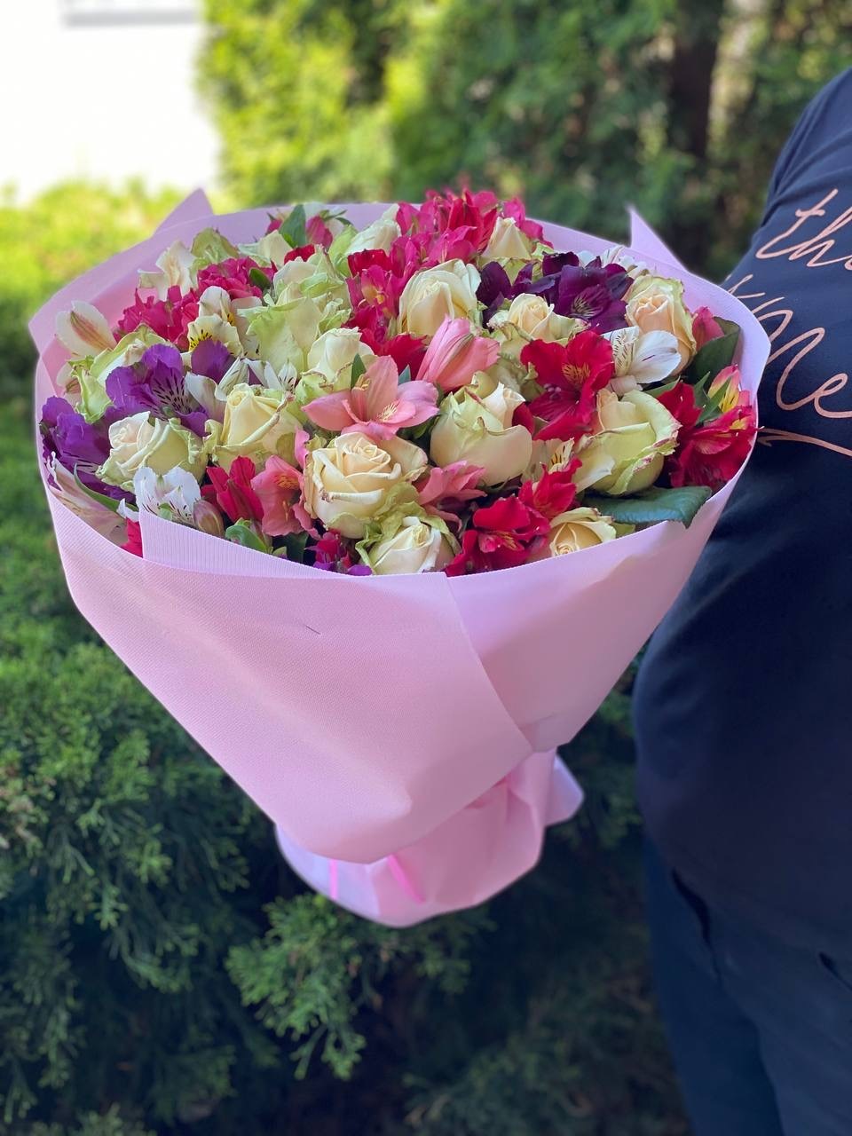 Bouquet 39 Vanda & Alstroemeria