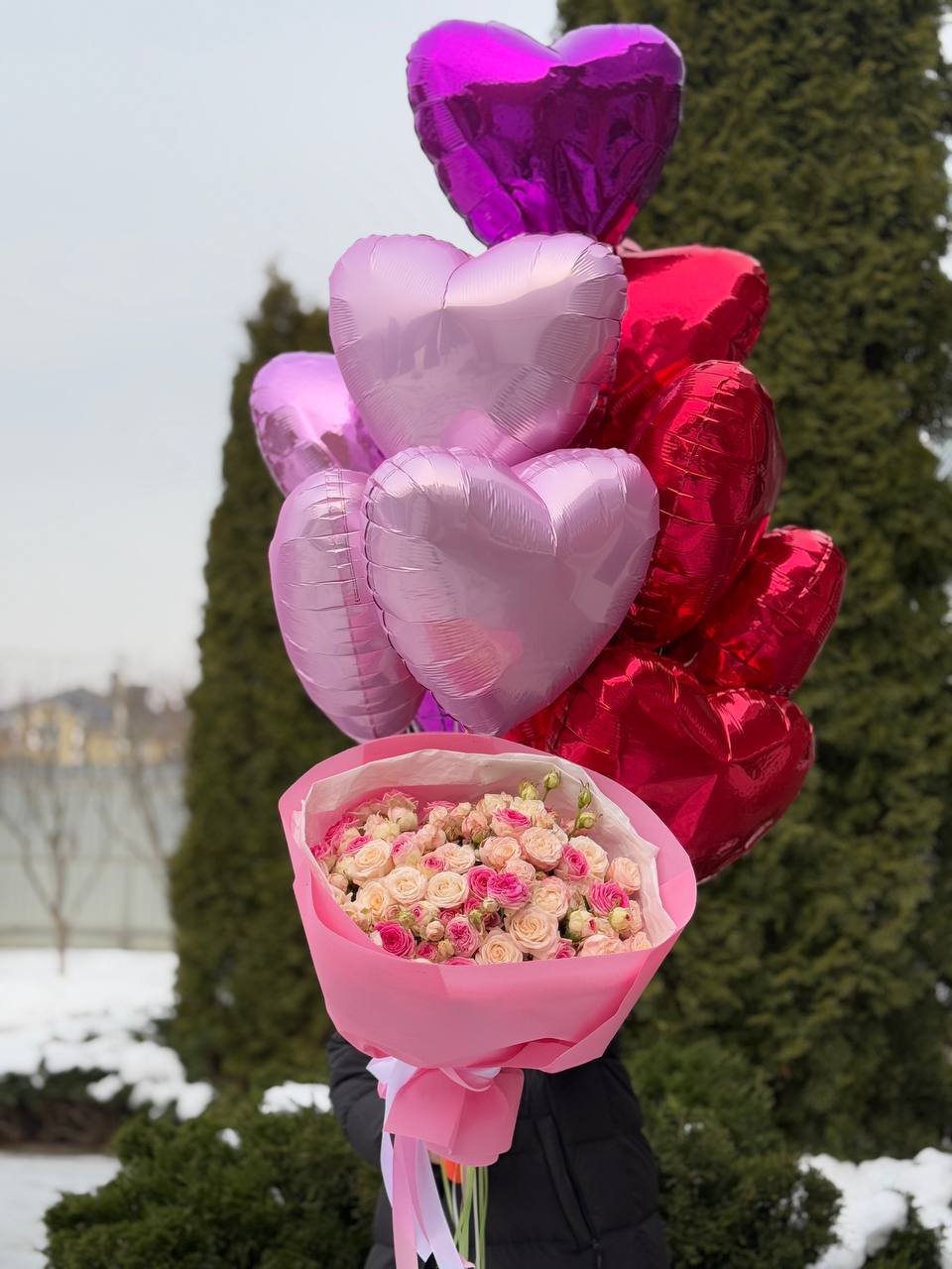 39 róż (40 cm)-Bombastic & Gelato + 10 foliowanych serc (Nowe opakowanie)