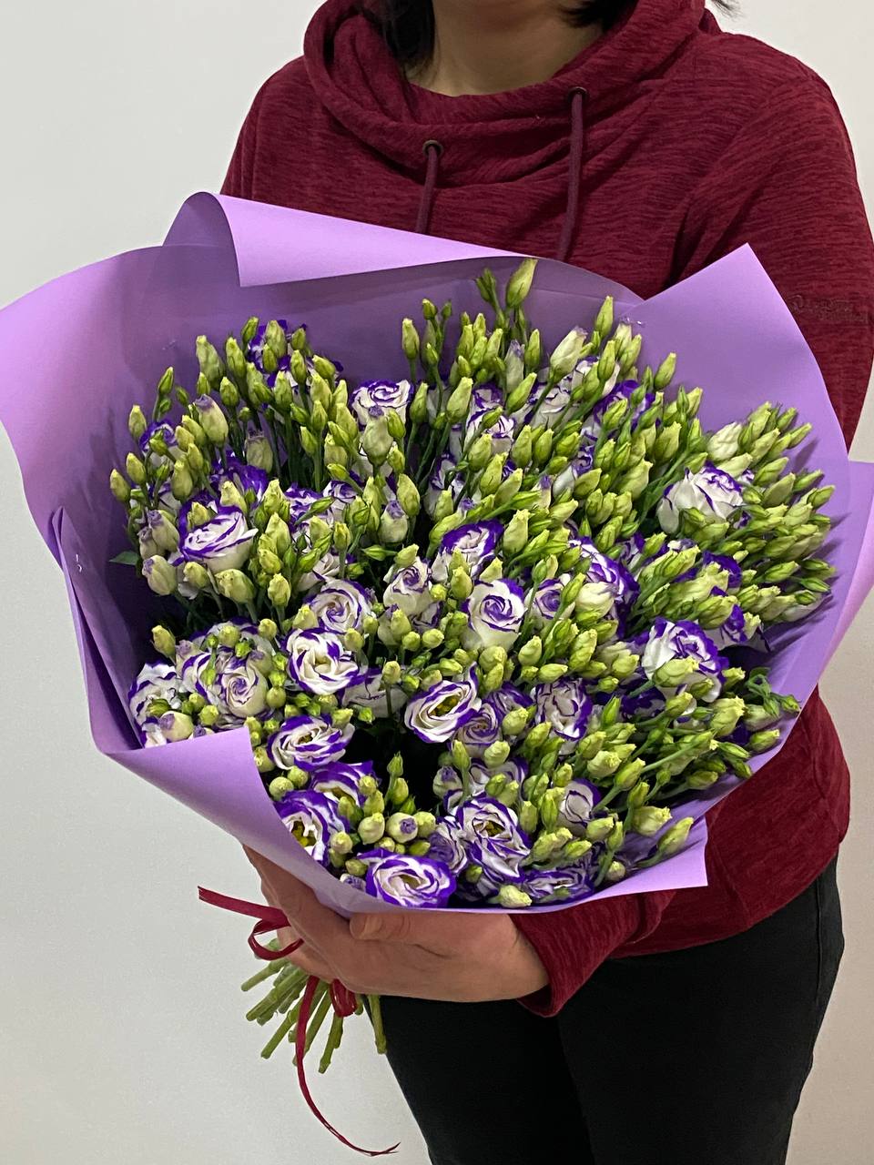 19 Stiele Eustoma (70 cm) violett