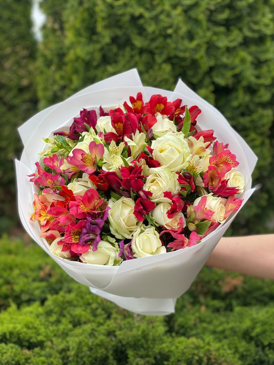 Bouquet 39 Avalanche & Alstroemeria