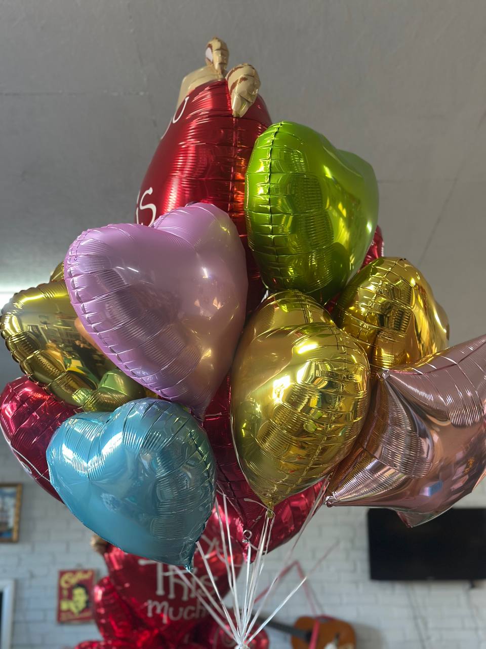 Folienballon Herz“ (Assorti)-die ideale Ergänzung zum Geschenk am Valentinstag!