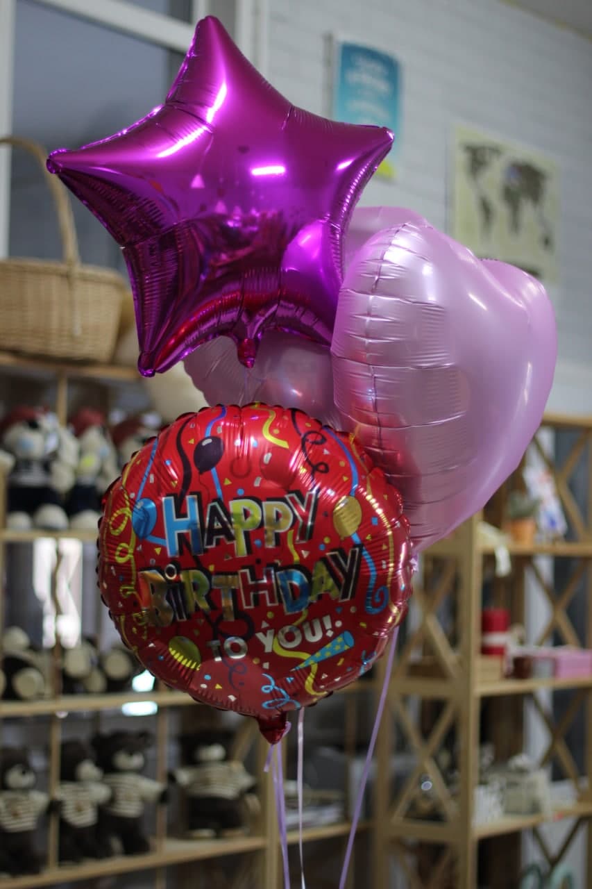 Set: 2 rosa Foliensterne, 2 rosa Folienherzen und 1 Folienballon Happy Birthday“