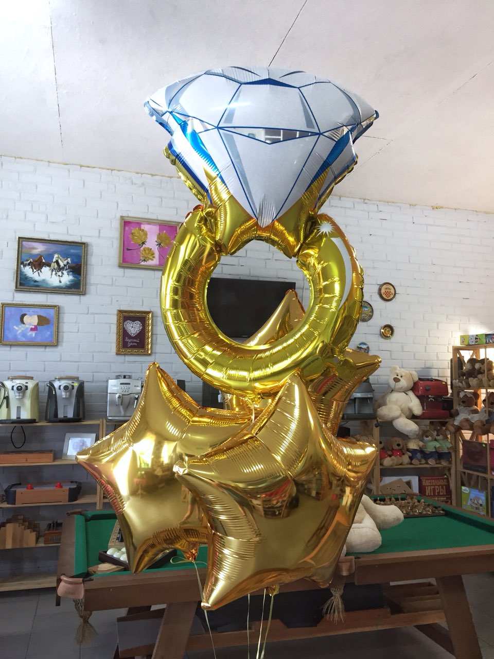 Set: Ring-Ballon (1 Meter) und 3 goldene Sterne
